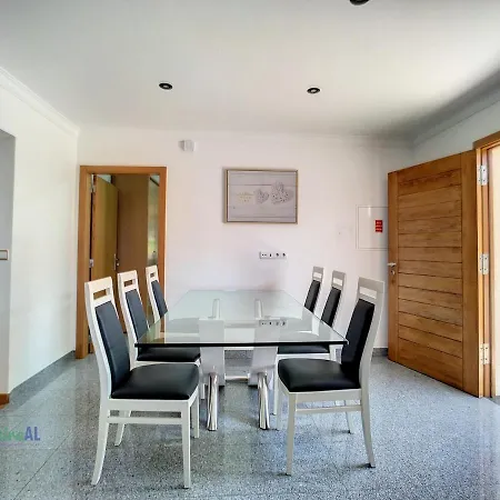 Nyaraló Yohanna's *